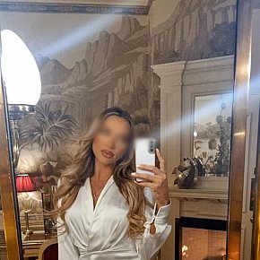 Christina-Smith escort in Oxford offers Embrasse selon affinités services