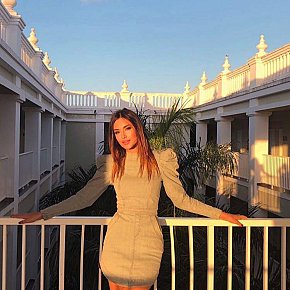 Alia Piccolina escort in Paris offers Girlfriend Experience (GFE) services