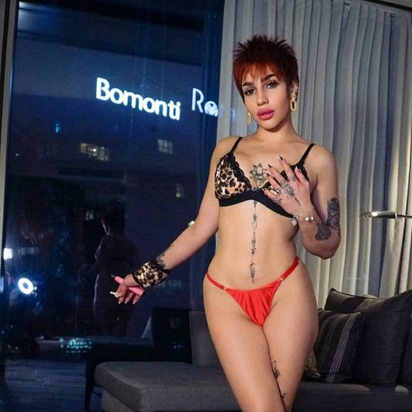 Arab Mistress Sandra Vip escort in Istanbul offers Cinta services
