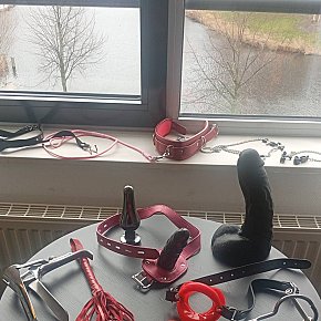 Marlinda-Branco-Exxxtreme escort in Brussels offers Strapon services