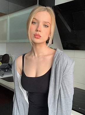 BRYCE Super-culo escort in Paris offers Girlfriend Experience (GFE) services