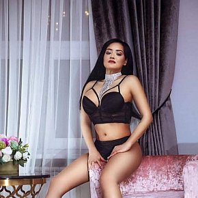 Anays escort in Bucharest offers Intimate massage services