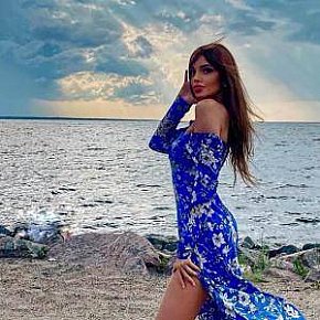 Nelly_NEW Modelo/exmodelo
 escort in Paris offers Mamada sin condón
 services