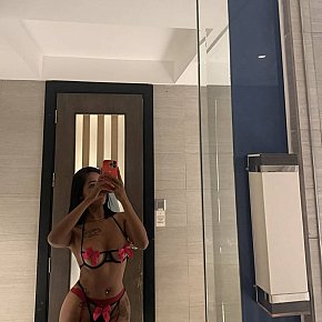 Hot girl in Cebu offers Handjob