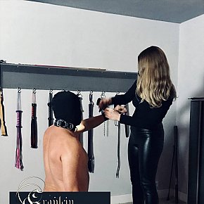 Mistress-Henriette escort in Barcelona offers Clinic Sex services