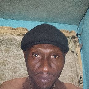 Drapon Muscles escort in Lagos
