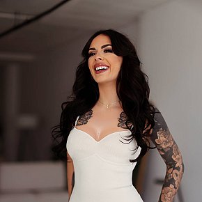 Maeve Rose VIP escort in Montreal offers 69 position services