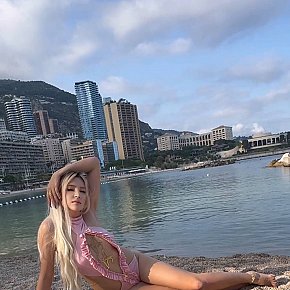 Lika-DIFC escort in Dubai offers Podolatria services