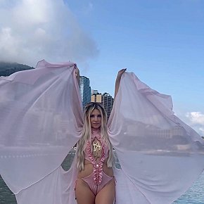 Lika-DIFC escort in Dubai offers Podolatria services