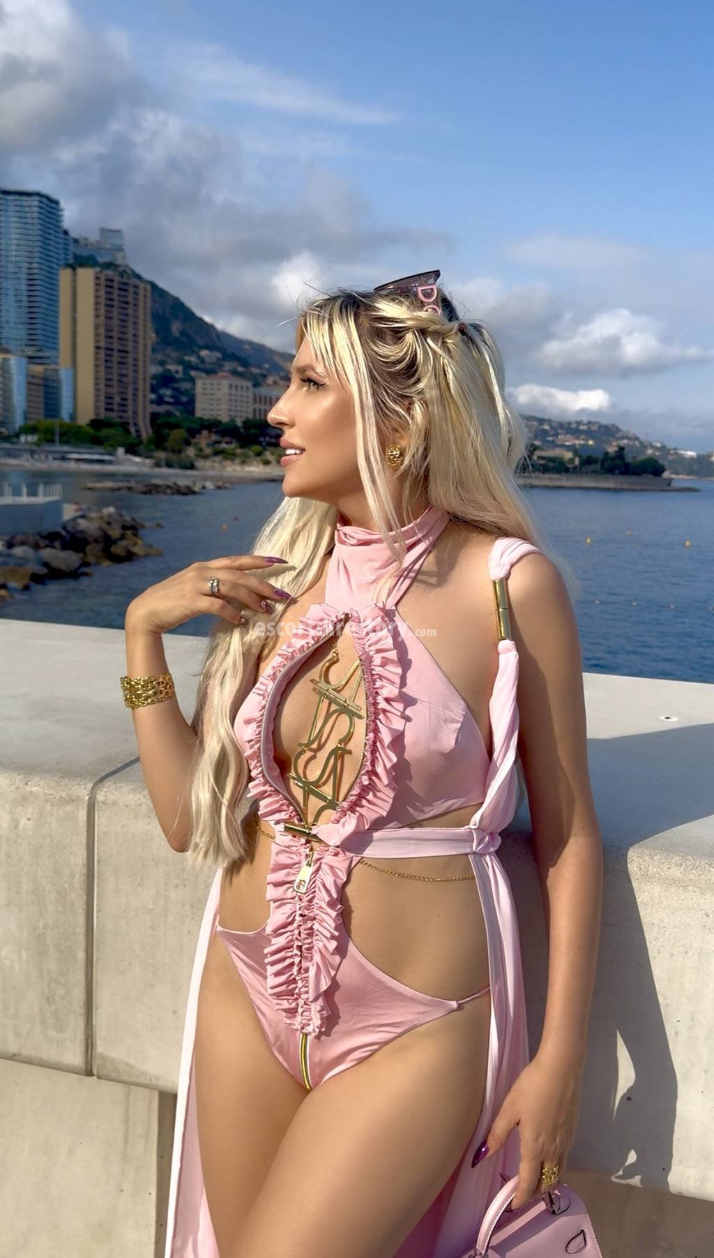 Vika-Monaco Étudiante escort in Monaco-Ville offers Fessée (receveur) services