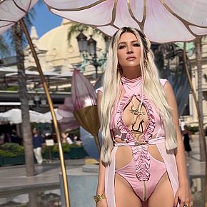 Lika-DIFC escort in Dubai offers Podolatria services