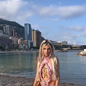 Lika-DIFC escort in Dubai offers Podolatria services