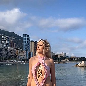 Lika-DIFC escort in Dubai offers Podolatria services