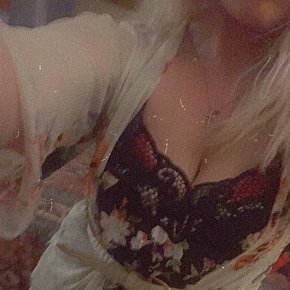 Hot girl in Fort St John offers Sexo em diferentes posições