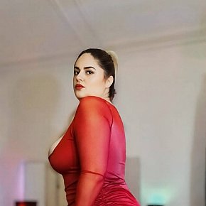 Kaly escort in Barcelona offers Footjob services