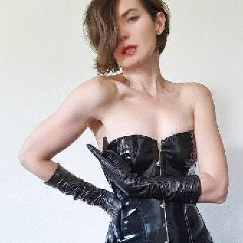 Escort in Porto, MISTRESS ELENA Vip Escort provides BDSM