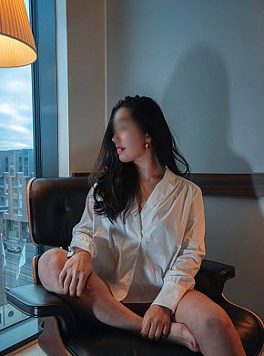 Sakura-Yutani Completamente Natural escort in Sydney offers Ejaculação no corpo (COB) services