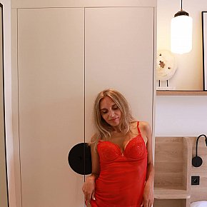 Elly Garota Fitness escort in Paris offers Massagem erótica services