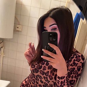 Narmin Étudiante escort in Baku offers Sexe anal services