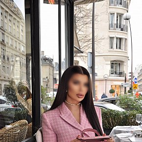 Ayah-Bella Vip Escort escort in Paris offers kissing services