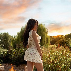 Ayah-Bella Modelo/exmodelo
 escort in Paris offers Venida en el cuerpo (COB)
 services