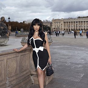 Ayah-Bella Model/Fost Model escort in Paris offers Handjob services