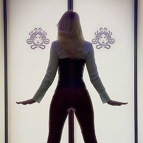 Domina-Jill-Latexa escort in Karlsruhe offers BDSM services