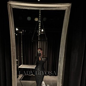 Lady-Diyosa escort in Zurich offers Footjob services