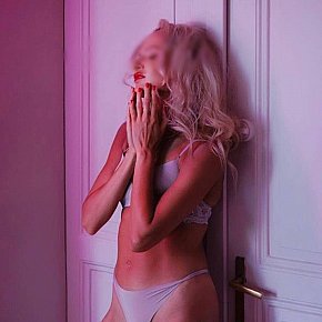 Emily-Palmer Completamente Naturale escort in Krakow offers Massaggio sensuale su tutto il corpo services
