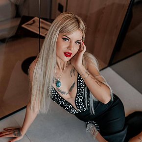 Angelina Vip Escort escort in  offers Körperbesamung services