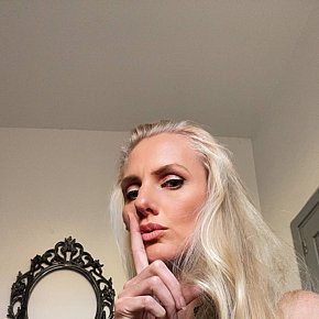 Mistress-Nicole Completamente Naturale escort in Barcelona offers BDSM services