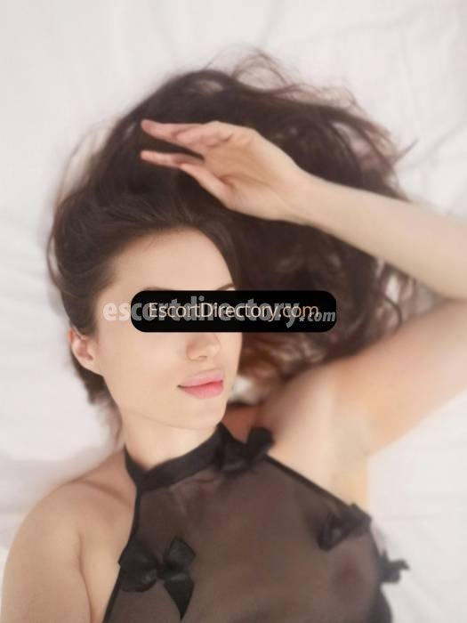 Kristina escort in Warsaw offers Cumshot on body (COB) services