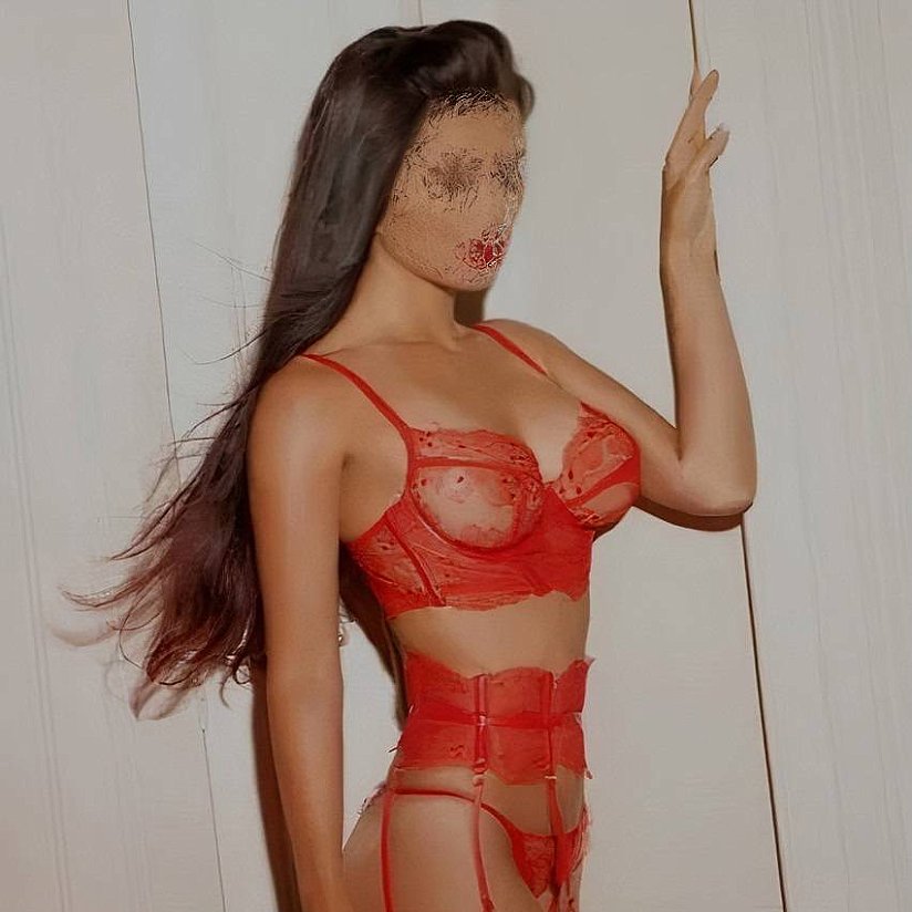 Hot girl in Rio de Janeiro offers Girlfriend Experience(GFE)