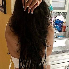 Esther-Casada Completamente Naturale escort in Rio de Janeiro offers Massaggio erotico services