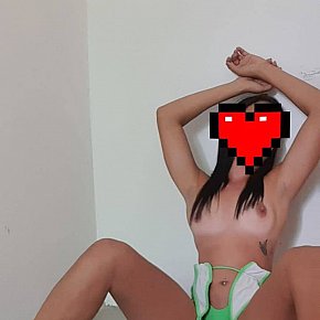 Beatriz Vip Escort escort in Rio de Janeiro offers Cumshot on body (COB) services