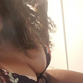Melissa-Ferraz Completamente Natural escort in Salvador offers Sexo em diferentes posições services