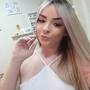 Carlinha escort in Rio de Janeiro offers sexo oral sem preservativo até finalizar services