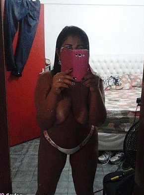 Bia-Morena escort in Salvador offers Kissing services