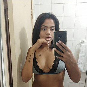 Morena escort in São Paulo offers In den Mund spritzen services