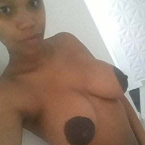 Valeria-pimentinha escort in São Paulo offers sexo oral com preservativo services