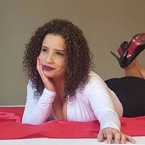 Juliana escort in São Paulo offers Girlfriend Experience(GFE) services