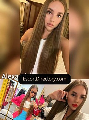 Alexa Étudiante escort in  offers Douche dorée (donneur) services