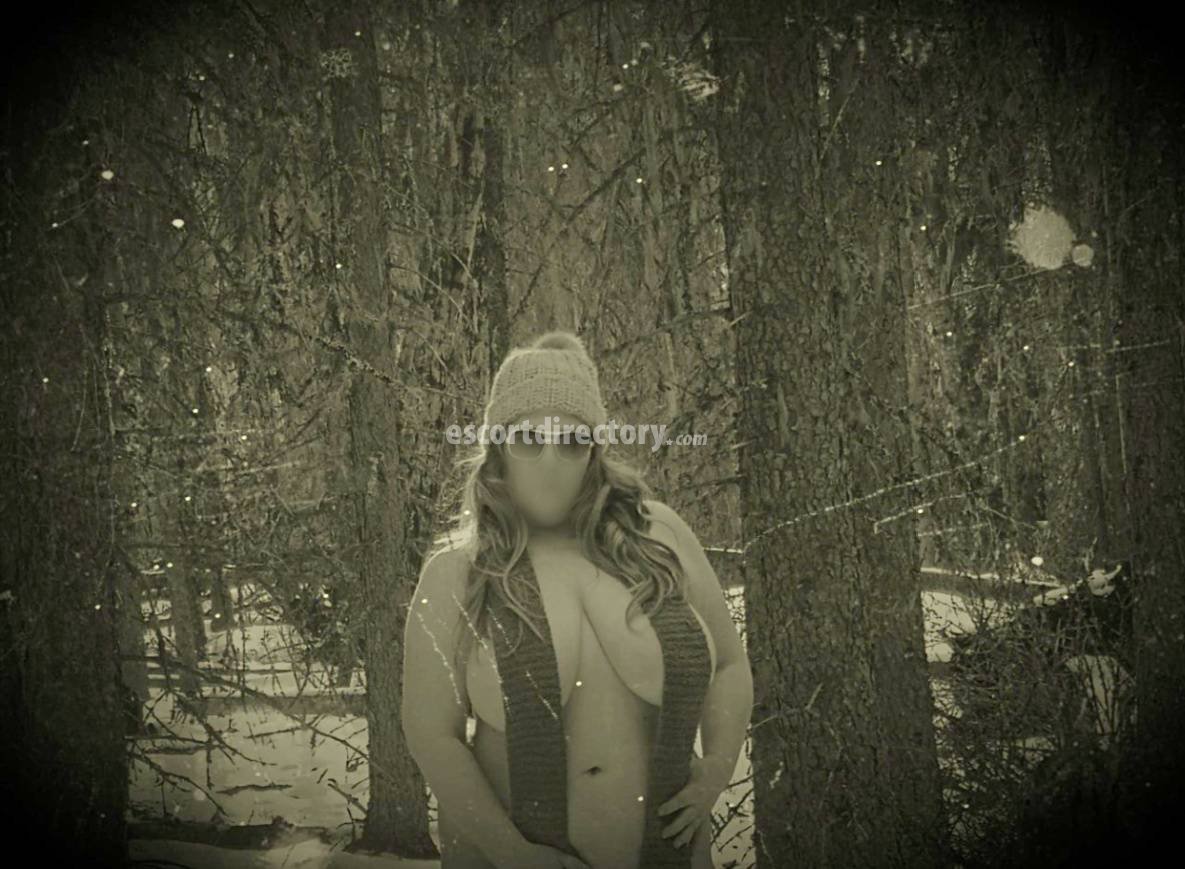 YourJenny performs blowjob without condom, escort in Calgary