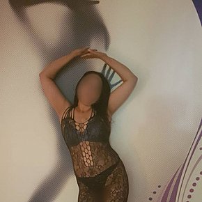Thai-Nong Reif escort in  offers Intimmassage services