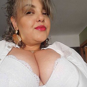 KARINA-BBW escort in Madrid offers Erotic massage services