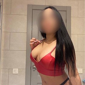 Roma escort in Barcelona offers Lesbian Sex Games services