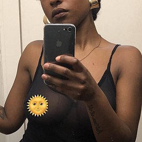 Amanda-Malice Superpeituda escort in Paris offers Massagem erótica services