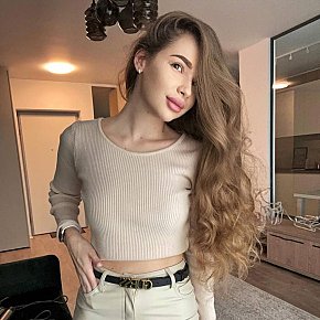 ANTONIA Modelo/exmodelo
 escort in Paris offers Posición 69 services