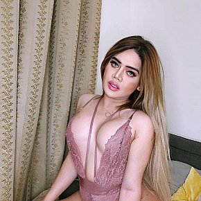 Shemale-Kat escort in Dubai offers BDSM services