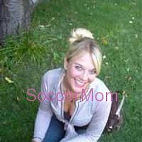 SoccerMom escort in Vancouver offers Blowjob with Condom services